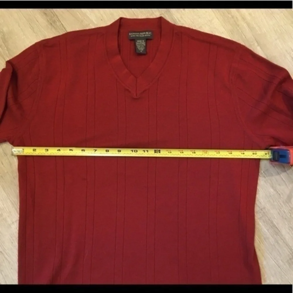 Banana Republic Men’s Merino Wool Sweater Medium NWOT